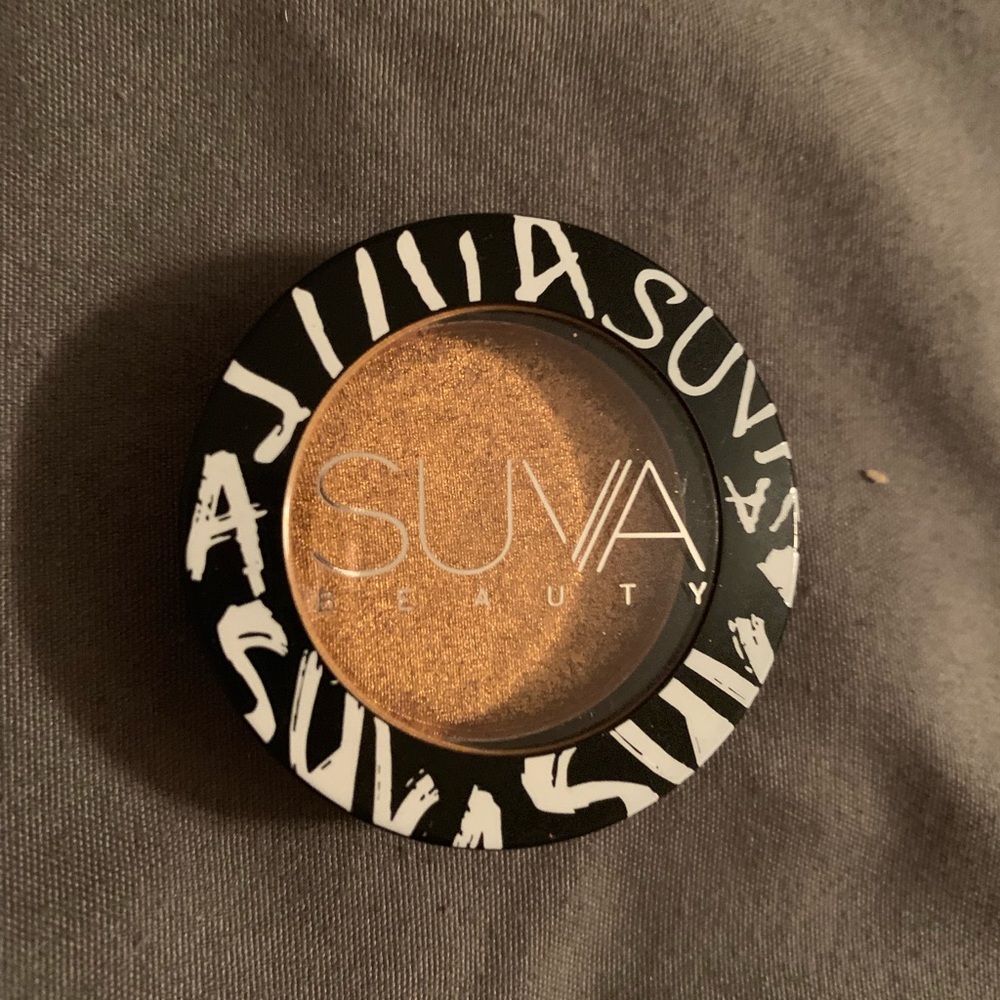 SUVA Beauty shimmer eyeshadow in Turmeric